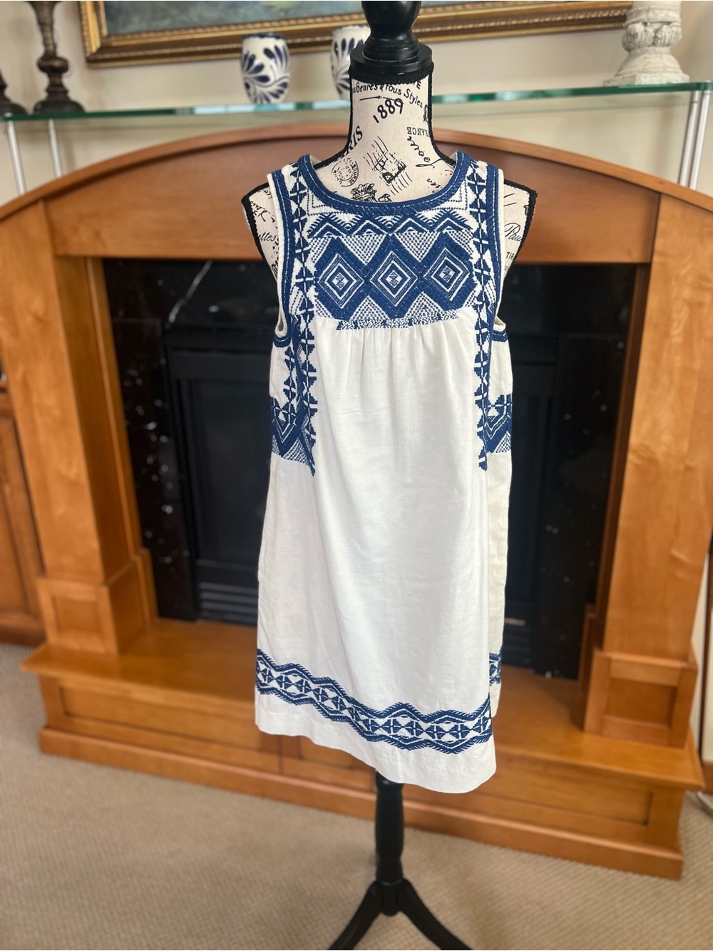 Madewell sleeveless White Shift Dress with Navy Embroidered Pattern